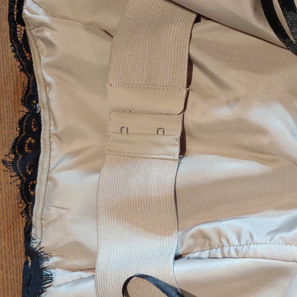 Sexy Coaktail / Formal Dress by ROBERT RODRIGUEZ for Neiman Marcus. Size 4 - Picture 8 of 11